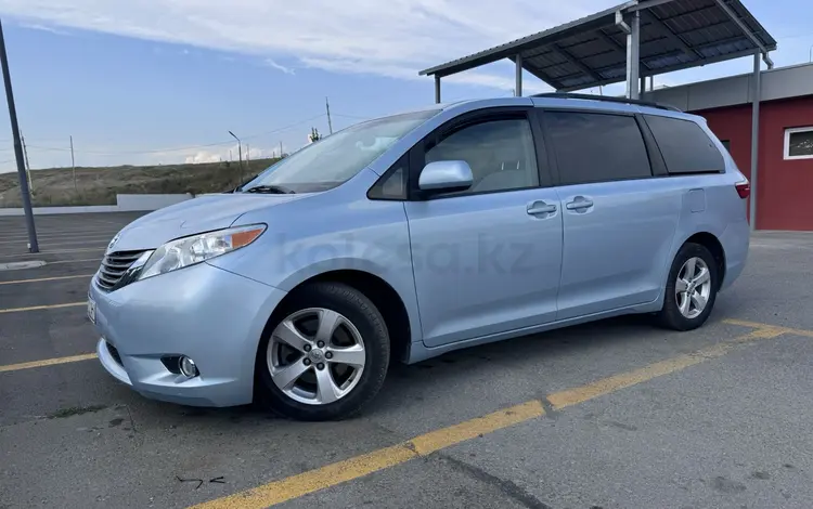 Toyota Sienna 2015 годаfor13 200 000 тг. в Алматы