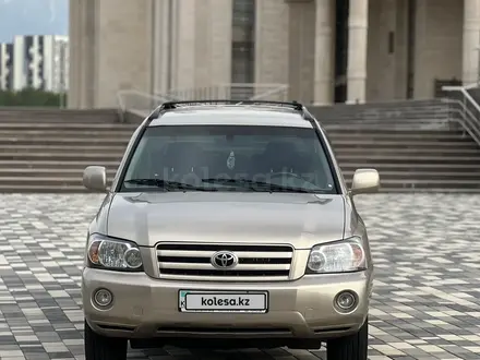 Toyota Highlander 2004 года за 8 200 000 тг. в Алматы