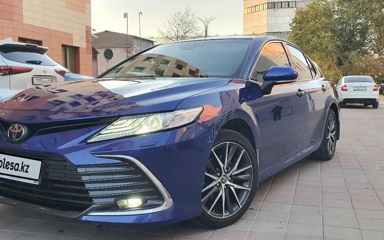 Toyota Camry 2022 года за 16 500 000 тг. в Астана