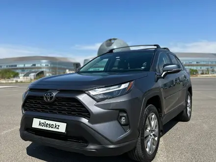 Toyota RAV4 2022 года за 18 500 000 тг. в Астана