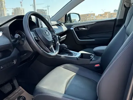 Toyota RAV4 2022 года за 18 500 000 тг. в Астана – фото 28