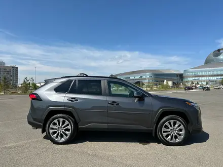 Toyota RAV4 2022 года за 18 500 000 тг. в Астана – фото 54