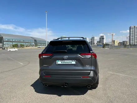 Toyota RAV4 2022 года за 18 500 000 тг. в Астана – фото 57