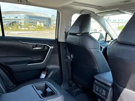 Toyota RAV4 2022 года за 18 500 000 тг. в Астана – фото 35