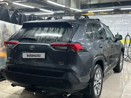Toyota RAV4 2022 года за 18 500 000 тг. в Астана – фото 78