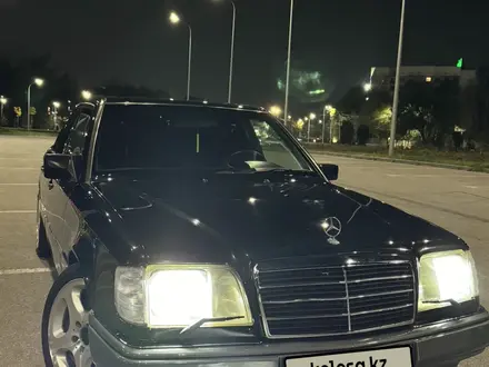 Mercedes-Benz E 320 1995 года за 2 950 000 тг. в Алматы – фото 4