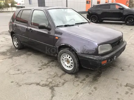 Volkswagen Golf 1993 года за 500 000 тг. в Атырау – фото 2