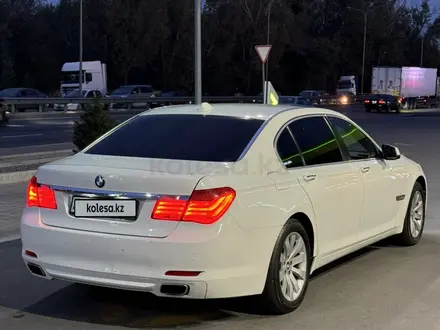 BMW 750 2011 года за 13 500 000 тг. в Алматы – фото 4