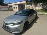 Toyota Camry 2021 года за 13 300 000 тг. в Алматы – фото 2