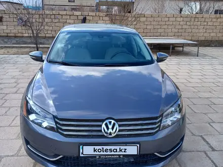 Volkswagen Passat 2012 года за 7 300 000 тг. в Жанаозен