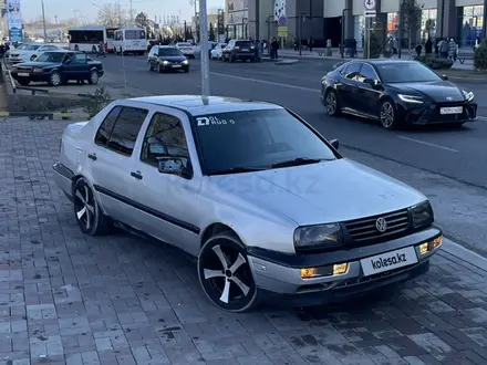 Volkswagen Vento 1993 года за 1 500 000 тг. в Тараз