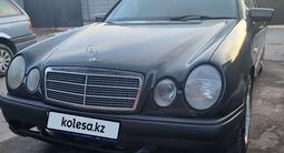 Mercedes-Benz E 320 1996 года за 2 300 000 тг. в Алматы – фото 2