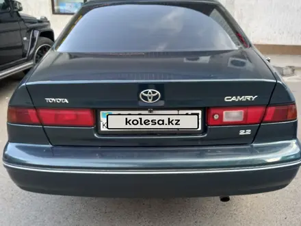 Toyota Camry 1998 года за 3 200 000 тг. в Конаев (Капшагай) – фото 4