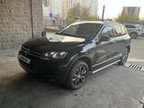 Volkswagen Touareg 2012 годаүшін14 700 000 тг. в Алматы