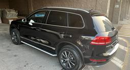 Volkswagen Touareg 2012 года за 14 200 000 тг. в Алматы – фото 3