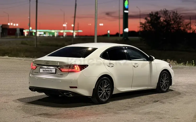 Lexus ES 250 2016 года за 14 900 000 тг. в Алматы