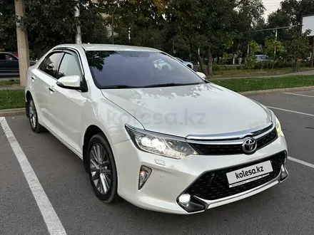 Toyota Camry 2017 года за 11 850 000 тг. в Алматы
