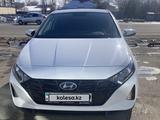 Hyundai i20 2023 года за 7 990 000 тг. в Алматы – фото 4