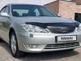 Toyota Camry 2004 года за 7 600 000 тг. в Шымкент – фото 2