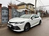 Toyota Camry 2023 года за 16 300 000 тг. в Алматы