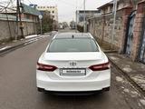 Toyota Camry 2023 года за 16 300 000 тг. в Алматы – фото 5
