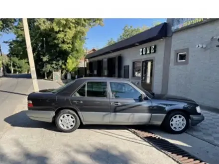 Mercedes-Benz E 200 1995 года за 1 500 000 тг. в Тараз