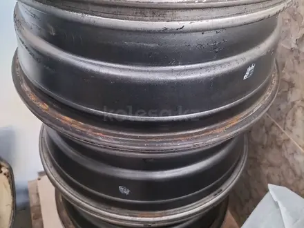 Рено Дастер комплект металлических дисков за 40 000 тг. в Алматы – фото 2