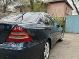 Mercedes-Benz C 320 2001 года за 3 300 000 тг. в Алматы – фото 4