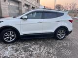 Hyundai Santa Fe 2014 годаүшін10 300 000 тг. в Алматы – фото 2