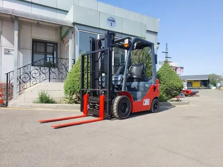 Toyota  8FG15 \ 3м, 1.5т, автомат, газ-бензин, смещение каретки 2018 года в Алматы
