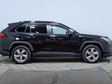 Toyota RAV4 2021 года за 13 810 000 тг. в Астана – фото 4