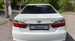 Toyota Camry 2015 года за 12 500 000 тг. в Актобе – фото 5