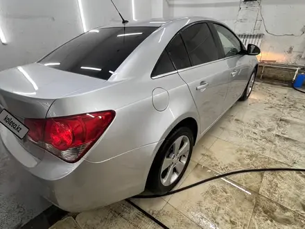 Chevrolet Cruze 2010 года за 2 600 000 тг. в Караганда – фото 4