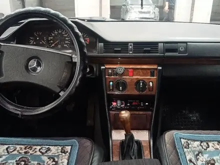 Mercedes-Benz E 230 1992 года за 2 300 000 тг. в Астана – фото 6
