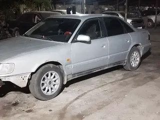 Audi 100