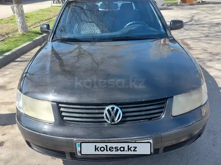 Volkswagen Passat 1997 года за 2 000 000 тг. в Тараз – фото 2