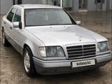 Mercedes-Benz E 220 1994 годаүшін2 800 000 тг. в Шымкент – фото 2