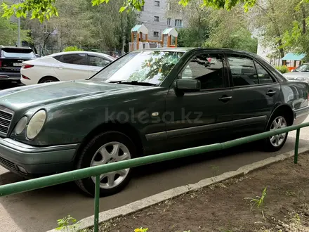Mercedes-Benz E 200 1995 года за 2 200 000 тг. в Павлодар – фото 3