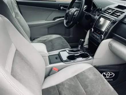 Toyota Camry 2014 года за 5 800 000 тг. в Атырау – фото 24
