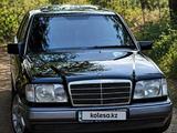 Mercedes-Benz E 320 1993 годаүшін4 300 000 тг. в Талдыкорган – фото 2