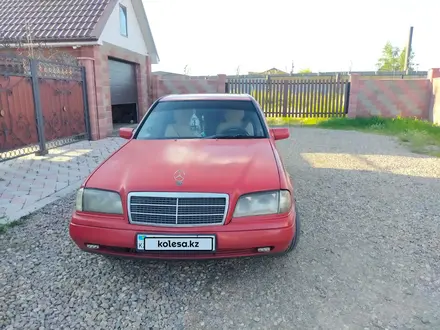 Mercedes-Benz C 200 1998 года за 2 000 000 тг. в Петропавловск – фото 5