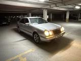 Mercedes-Benz E 240 1998 года за 2 000 000 тг. в Астана