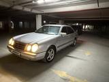 Mercedes-Benz E 240 1998 года за 2 000 000 тг. в Астана – фото 2