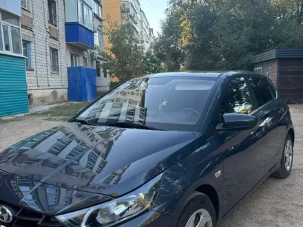 Hyundai i20 2023 года за 7 500 000 тг. в Уральск – фото 7