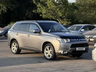Mitsubishi Outlander, 2014