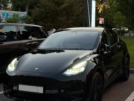 Tesla Model Y, 2023