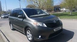 Toyota Sienna 2014 года за 12 700 000 тг. в Астана