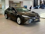 Toyota Camry 2019 года за 14 590 000 тг. в Атырау – фото 4