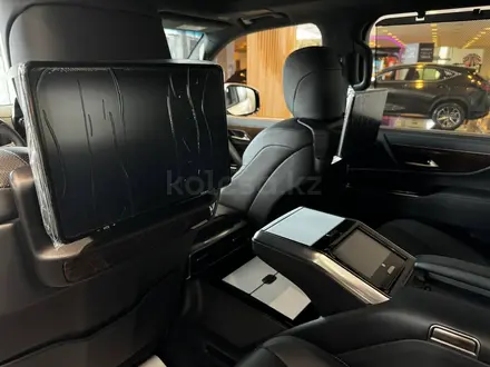 Lexus LX 600 VIP Black Edition 2022 года за 85 920 000 тг. в Алматы – фото 14