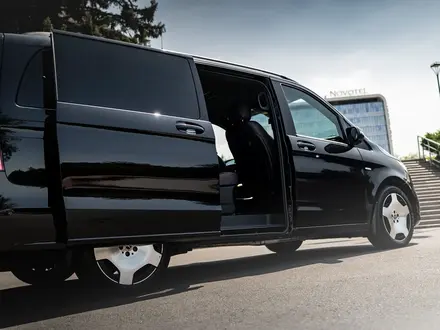 Mercedes-Benz V 250 2016 года за 25 500 000 тг. в Алматы – фото 10